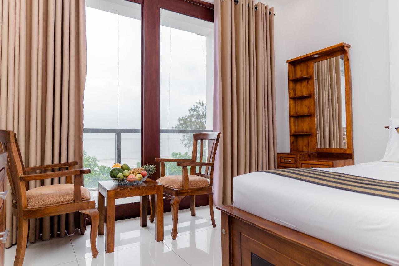 Centhara Beach Weligama Hotel ภายนอก รูปภาพ